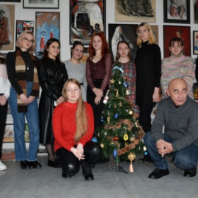 22 decembrie 2021 / ... analiza Vizionărilor semestriale (cl. XI, XII). Discuții, opinii, amintiri și oaspeți. Elevi, absolvenți și profesori.