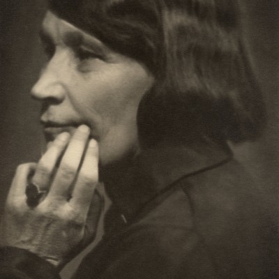 Естер Хелениус