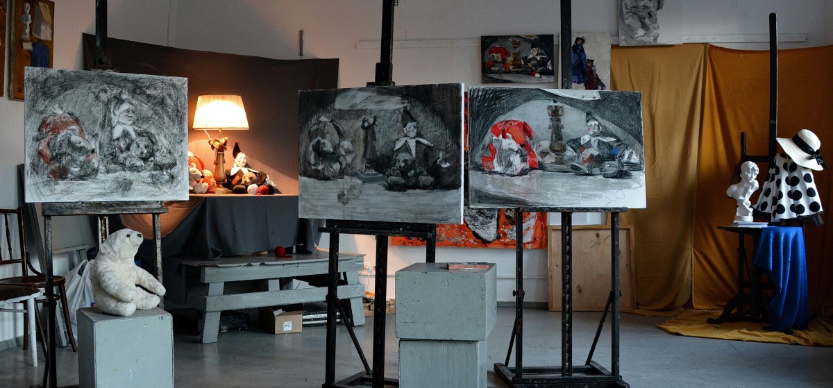 In the workshops. Models  and study process.
10th grade, Carolina Leagul/ 11th grade, Anatol Ghimpu/ 12th grade Oksana Ghimpu.