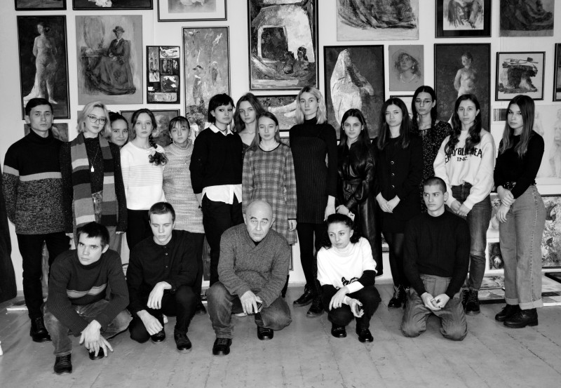 22 decembrie 2021 / ... analiza Vizionărilor semestriale (cl. XI, XII). Discuții, opinii, amintiri și oaspeți. Elevi, absolvenți și profesori.